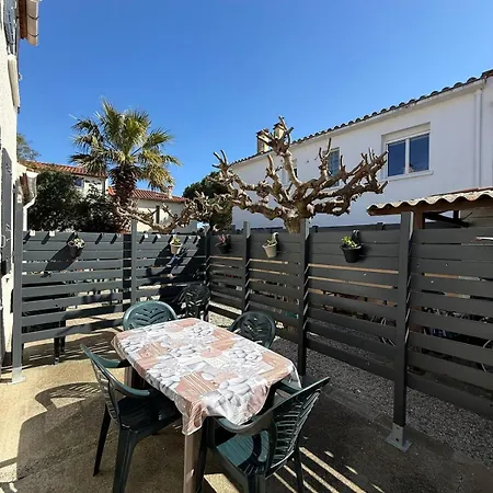 Avec Terrasse Pres De La 2 Saint-Cyprien (Pyrenees-Orientales)