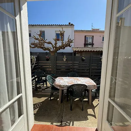 Avec Terrasse Pres De La 2